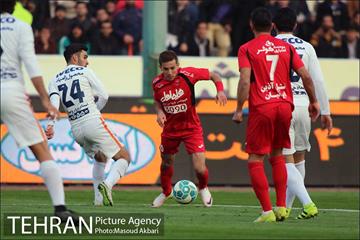 دیدار تیم های فوتبال پرسپولیس و سایپا