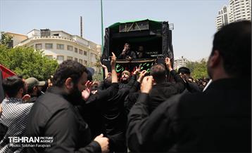 دسته عزاداری دانشگاه امام صادق(ع) در ظهر تاسوعا 13