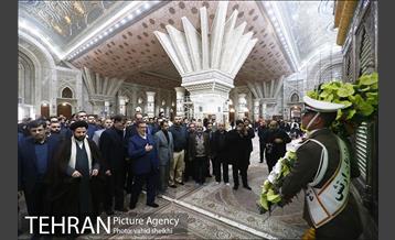 تجدید میثاق کارکنان گزینش با آرمان های امام و دیدار با یادگار ایشان 7