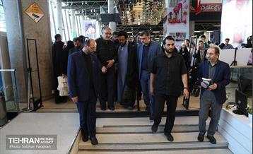 بازدید شهردار تهران از رویداد "اردی‌بهشت کتاب" 39