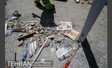 رفع خطر طبقه سوم پاساژ 102 در خیابان امام خمینی(ره)  6