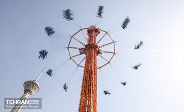 استقبال مسافران نوروزی از برج میلاد تهران  9
