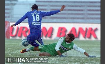 دیدار تیم‌ های فوتبال ماشین سازی تبریز واستقلال تهران