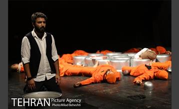 نمایش حکومت نظامی‎ 29