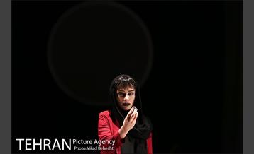 نمایش سفر به بی نهایت دور‎ 26