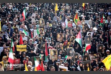 تجمع قدردانی از عملیات وعده صادق ۲ در میدان امام حسین (ع) 28