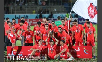 اهدای جام قهرمانی لیگ برتر به تیم پرسپولیس 32