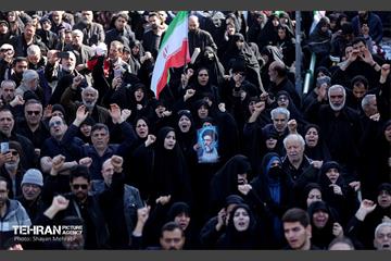 اجتماع مردم تهران در پی شهادت رهبر انقلاب - 1 8