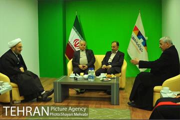 نشست شهردار تهران با رهبران ادیان توحیدی و جمعی از چهره های برجسته اقلیت دینی‎ 4