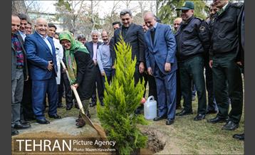 آیین کاشت درخت در بیمارستان شریعتی توسط شهردار تهران 26