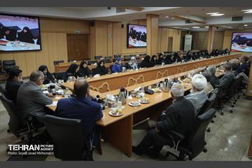 دیدار شهردار تهران با جمعی از زندانیان انقلابی سال ۵۷ 15