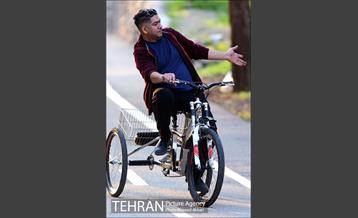 دوچرخه سواری در پارک چیتگر