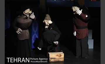 ⁣نمایش حکایت حکایت طبیب اجباری مولیر‎ 7