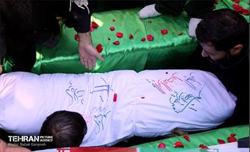 مراسم تشییع و تدفین دو شهید گمنام در منطقه 13