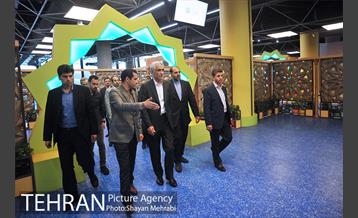 بازدید مهندس افشانی شهردار تهران از مجموعه باغ کتاب 30