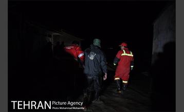 تخلیه آب از منازل مسکونی شهر آق قلا 36