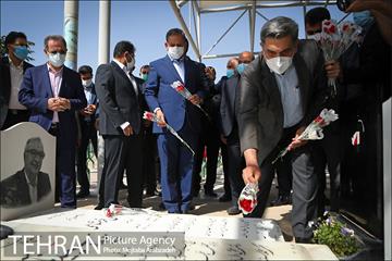 تقدیر از پرسنل تطهیرگر شاغل در بهشت زهرا(س) 29