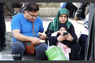 خدمت‌رسانی مواکب منطقه11 به نمازگزاران عید سعید فطر 10