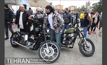 بزرگترین همایش اتومبیلهای دو دیفرانسیل تهران‎ 15