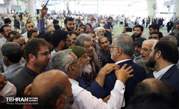 حضور شهردار تهران در نماز جمعه 29