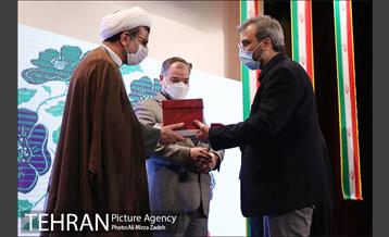 آیین تجلیل از سه چهره برنامه فصل رویش 12