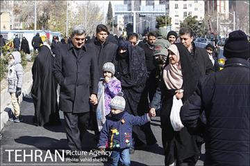 حضور شهردار تهران در راهپیمایی یوم الله 22 بهمن 1
