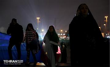 نور افشانی در شب سالگرد پیروزی انقلاب اسلامی - 2 13