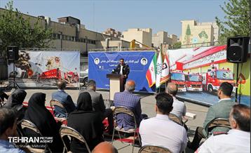 آیین کلنگ‌زنی ایستگاه آتش‌نشانی 8