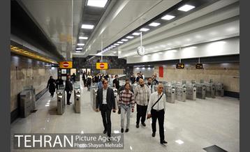 شبگردی اصحاب رسانه در خط 7 مترو تهران 42