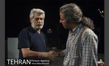 رونمایی از کتاب نمایشنامه زنانی که به بزها خیره شده اند 27