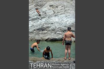 جاری‌ شدن آب در چشمه‌علی 29