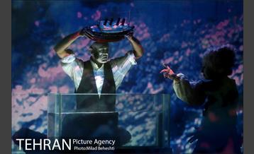 نمایش بیست هزار فرسنگ زیر دریا‎ 22