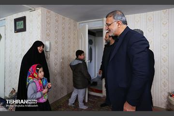 قرار خدمت؛ دیدار شهردار تهران با خانواده شهید مرتضی غفوری 3