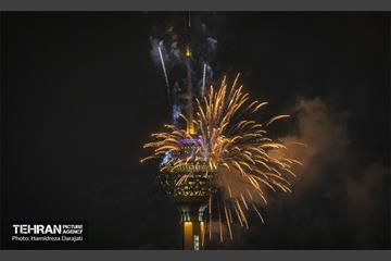 نورافشانی جشن پیروزی انقلاب اسلامی در برج میلاد 21
