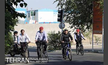 بازدید پیروز حناچی شهردار تهران از بوستان جنگلی چیتگر تا دریاچه شهدای خلیج فارس 1