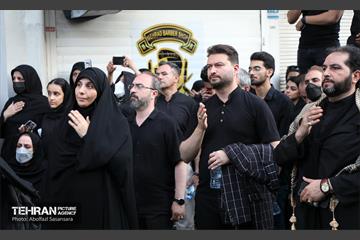حضور شهردار منطقه هشت در مراسم عزاداری روز عاشورا