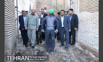 بازدید شهردار تهران از روند بازسازی و مرمت خانه باغ اتحادیه 7