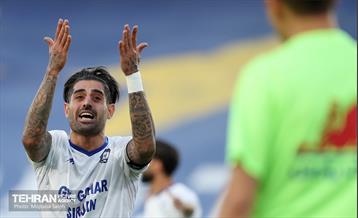 دیدار تیم‌های فوتبال استقلال و گل‌گهر 11