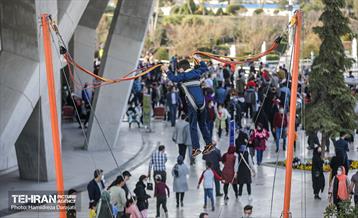 استقبال مسافران نوروزی از برج میلاد تهران  15