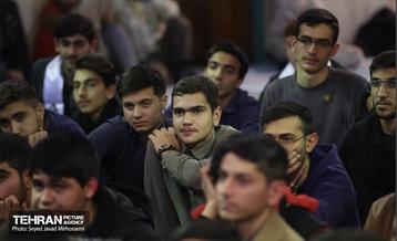 نشست صمیمانه شهردار تهران با دانش آموزان بسیجی سراسر کشور 23