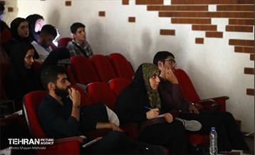 دوره آموزشی کنش‌گری رسانه‌ای آرمانشهر 16