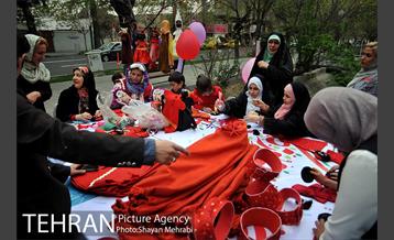 نوروزگاه هنر در پیاده‌راه بلوار کشاورز 2