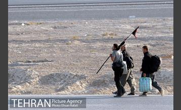 پیاده روی زائران به سمت کربلا از مرز شلمچه 6