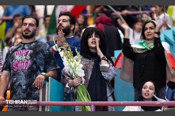 مراسم تجلیل از کشتی‌گیران قهرمان جهان (جشنی برای ایران) 68