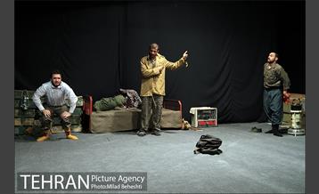 نمایش لیلی نام تمام دختران ایران زمین است‎ 11