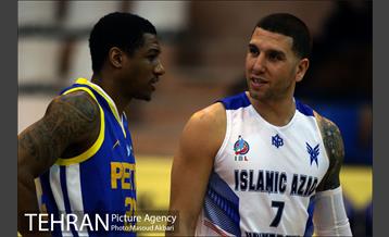 رقابت بسکتبال تیم های دانشگاه آزاد - پتروشیمی بندر امام