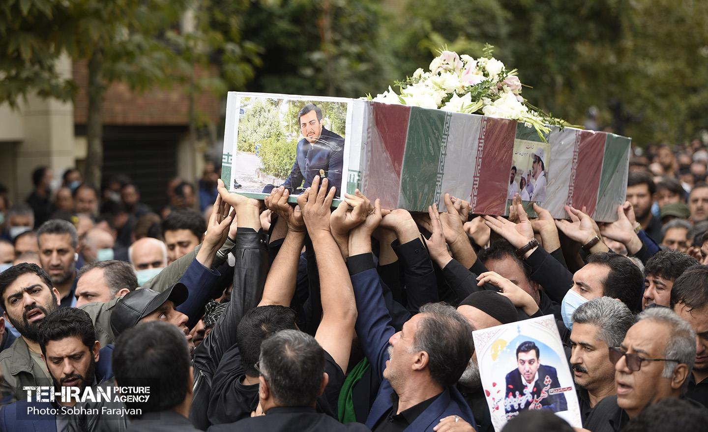 مراسم وداع با پیکر مطهر شهید عملیات تروریستی حرم شاهچراغ (ع) 21