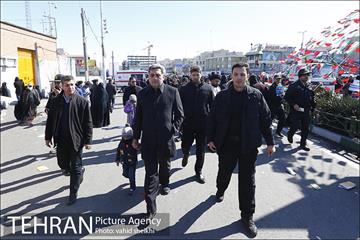 حضور شهردار تهران در راهپیمایی یوم الله 22 بهمن 12