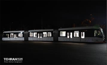 تست تراموای چرخ لاستیکی در تهران 4