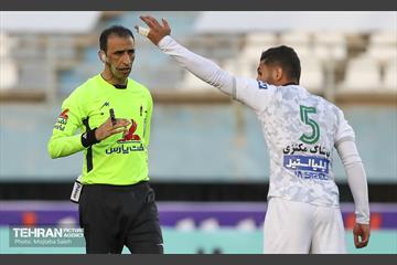 دیدار تیم های فوتبال پرسپولیس و آلومینیوم اراک 13